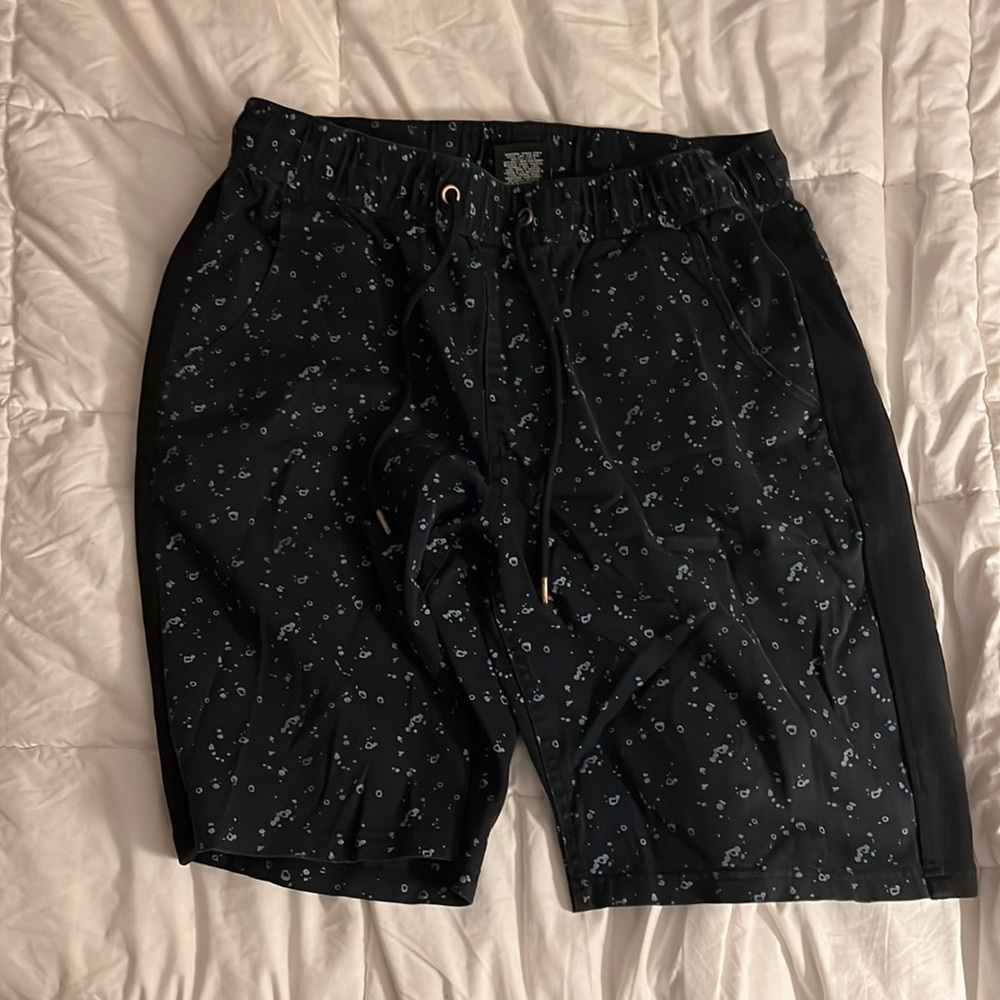 men’s shorts from footlocker